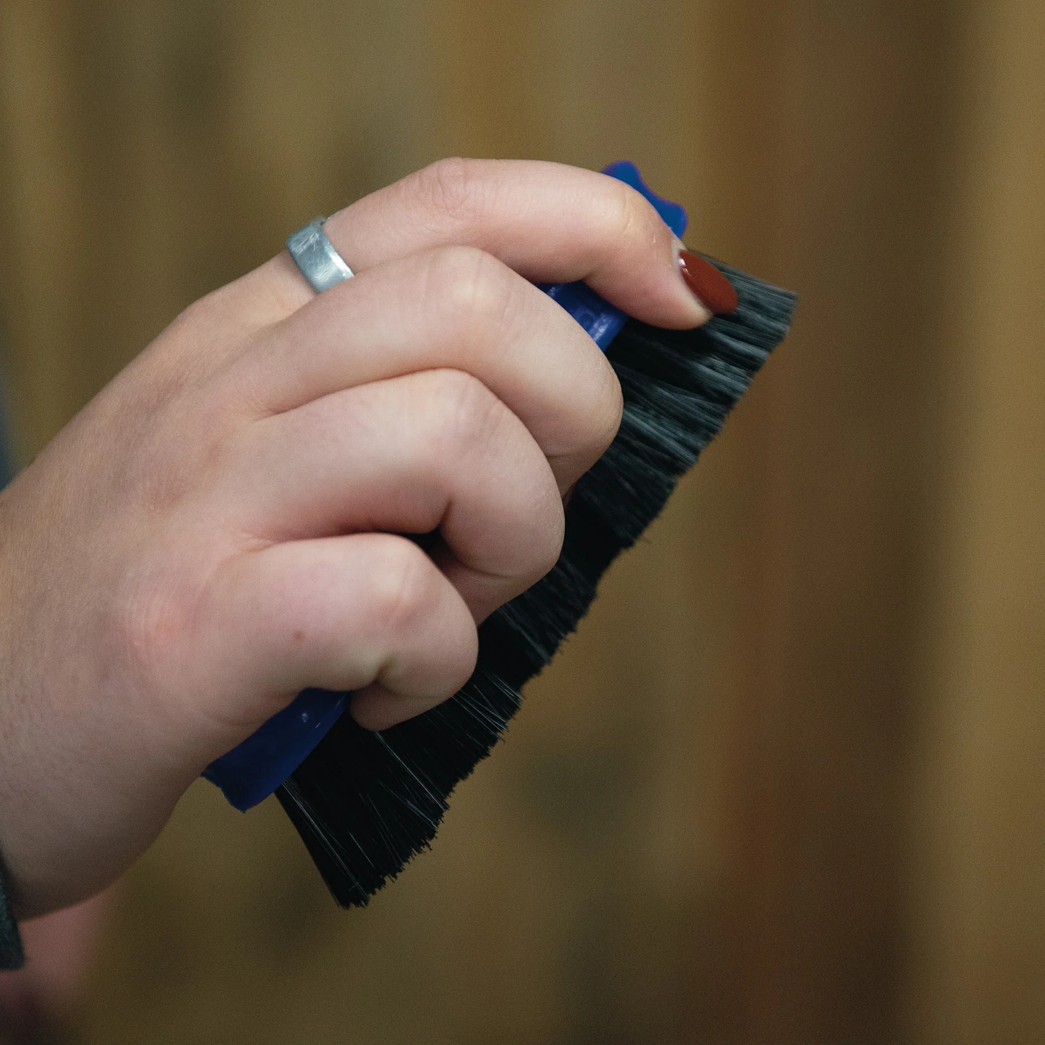 Pig Face Brush, Plastic Handle - Image 13
