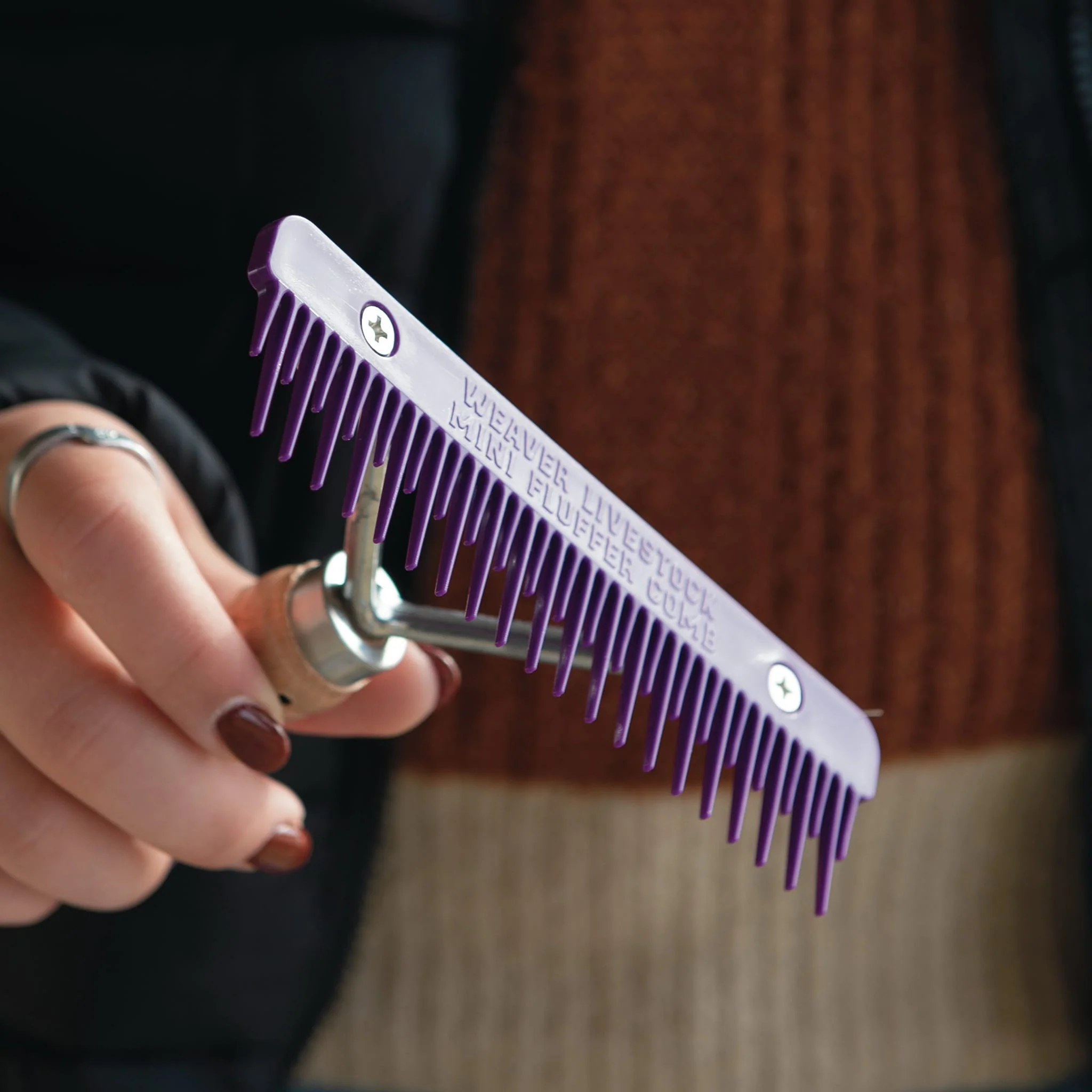Plastic Mini Fluffer Comb - Image 2