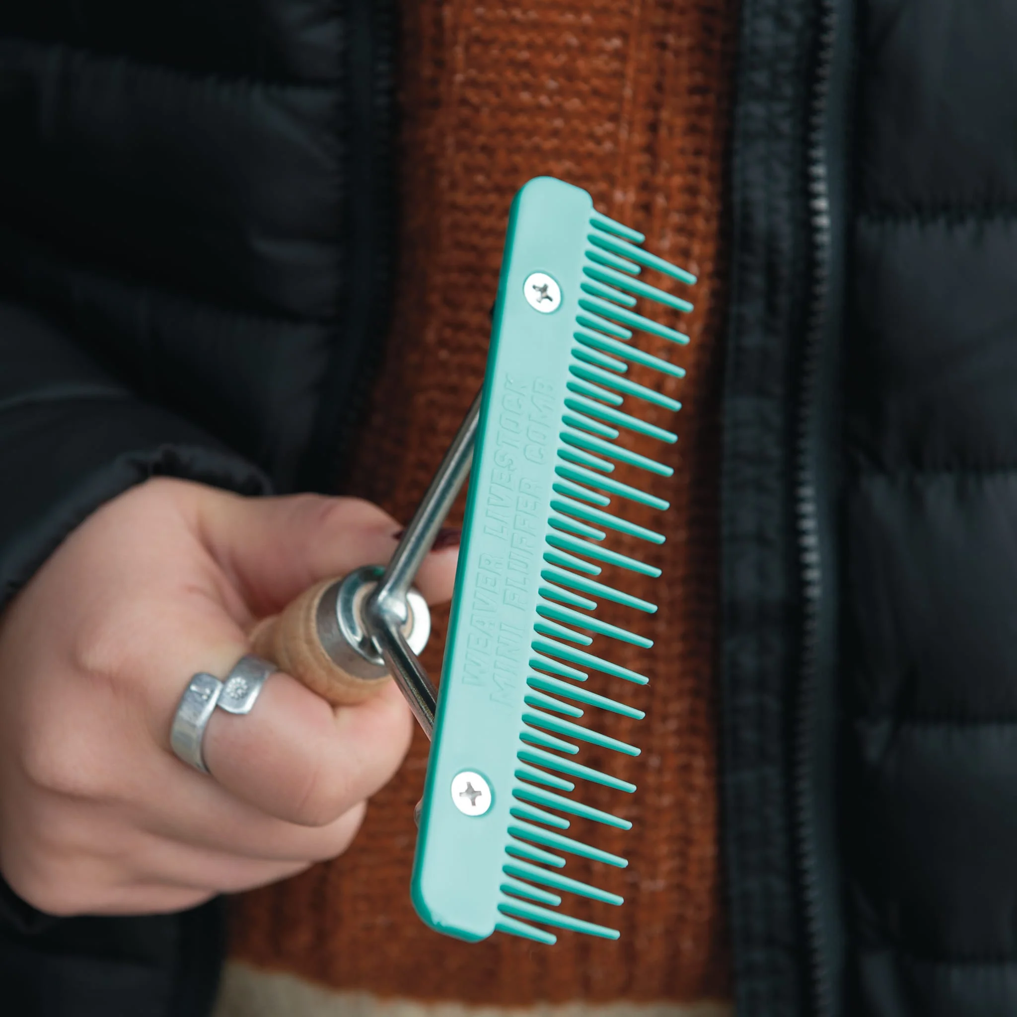 Plastic Mini Fluffer Comb - Image 22