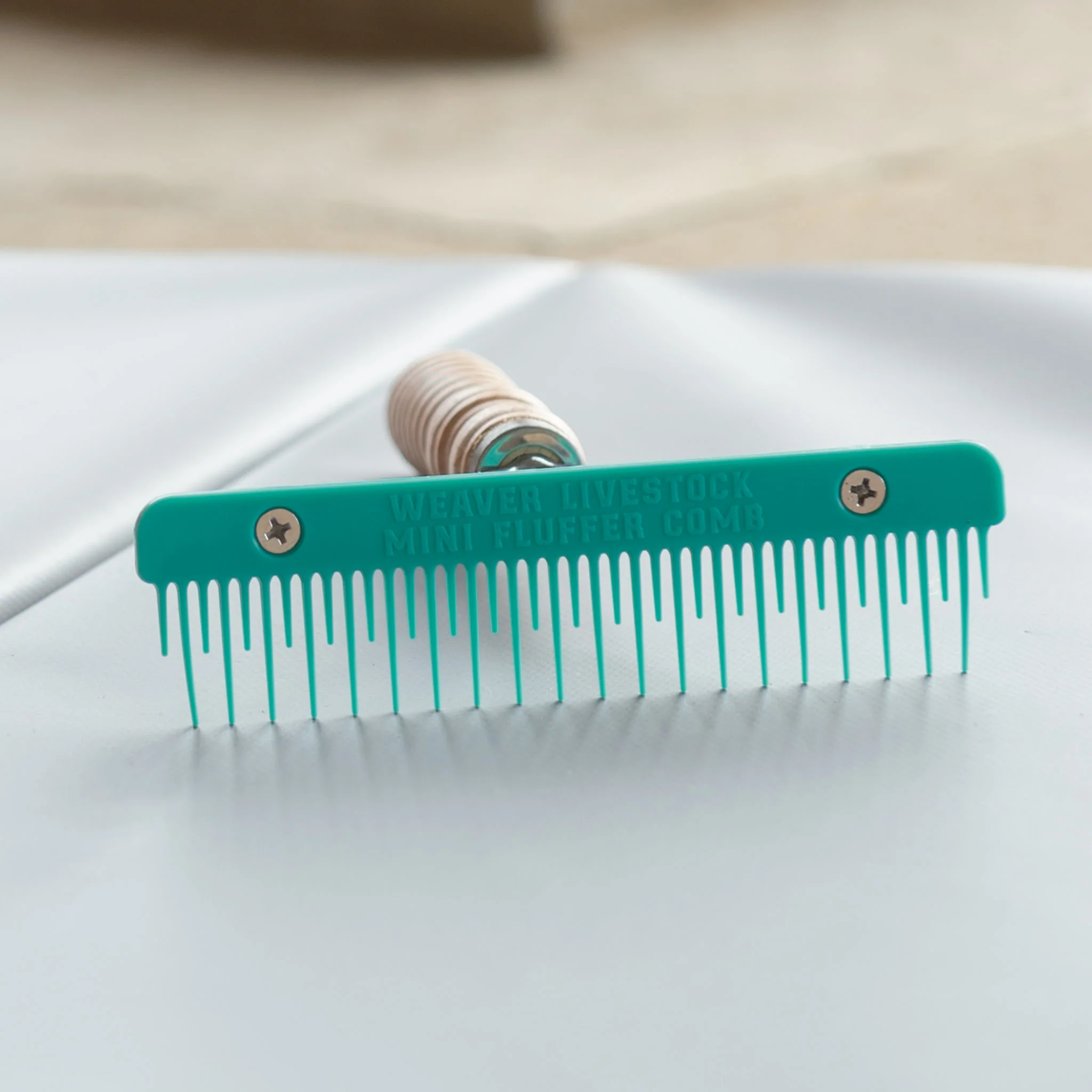 Plastic Mini Fluffer Comb - Image 24