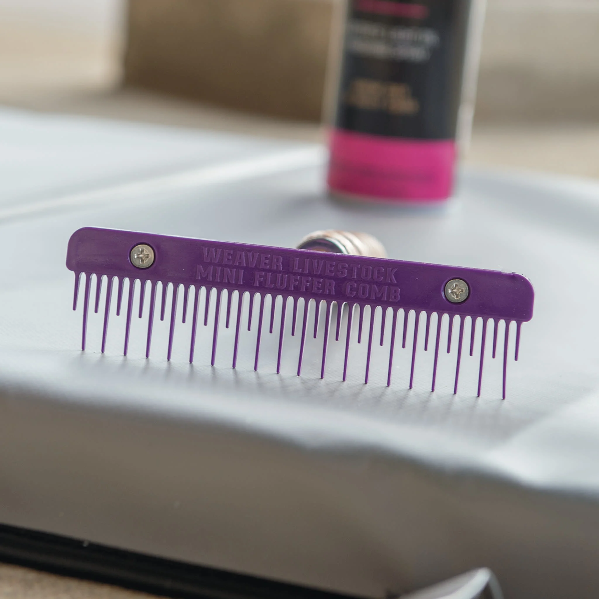 Plastic Mini Fluffer Comb - Image 4