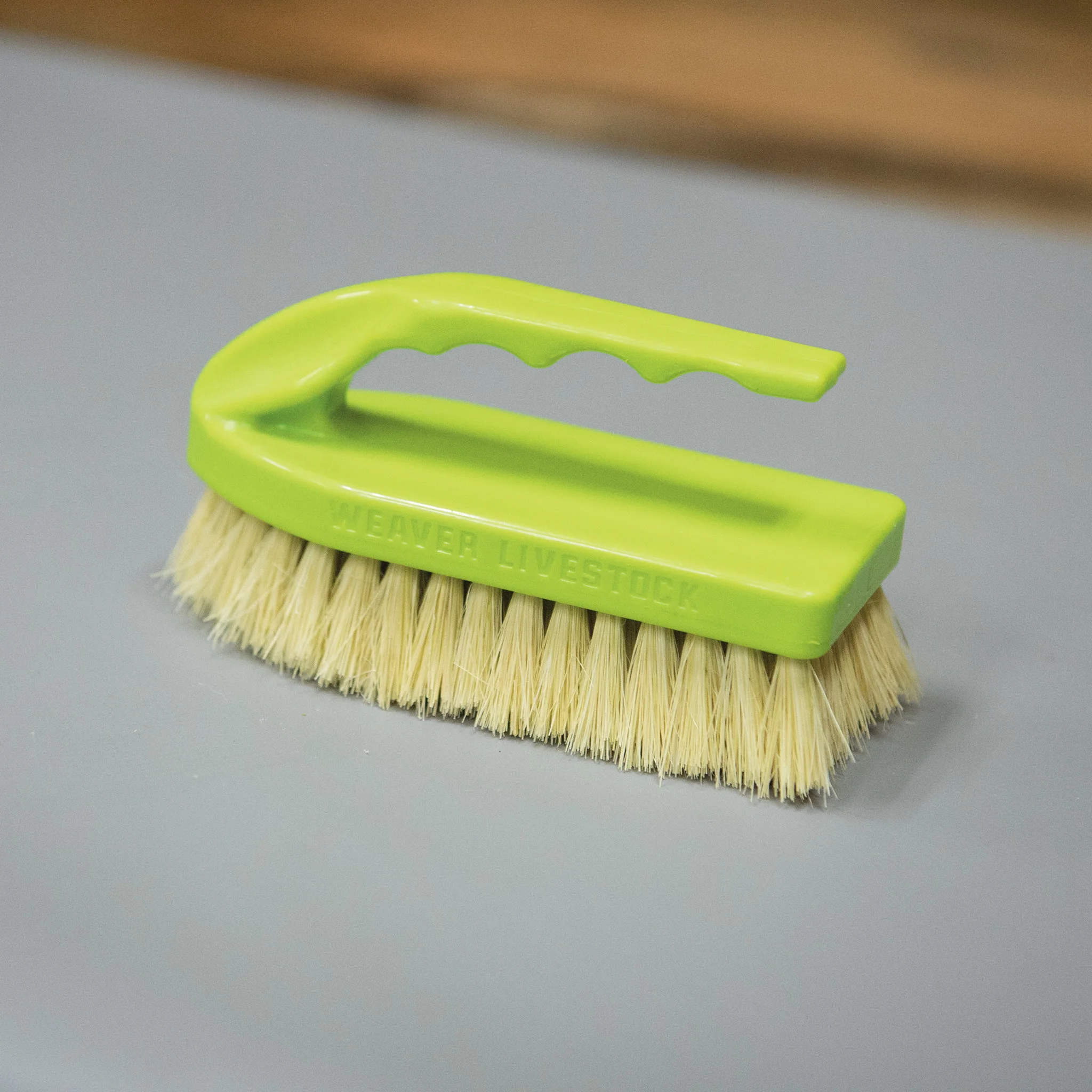 Plastic Tampico Pig Brush with Handle - Image 10