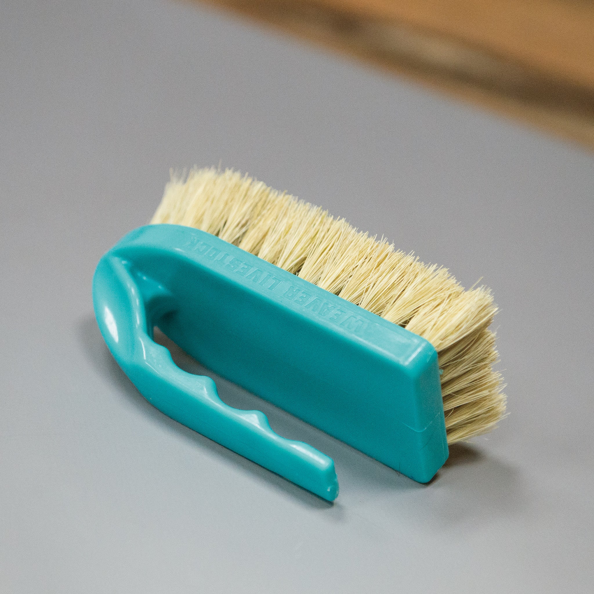 Plastic Tampico Pig Brush with Handle - Image 29