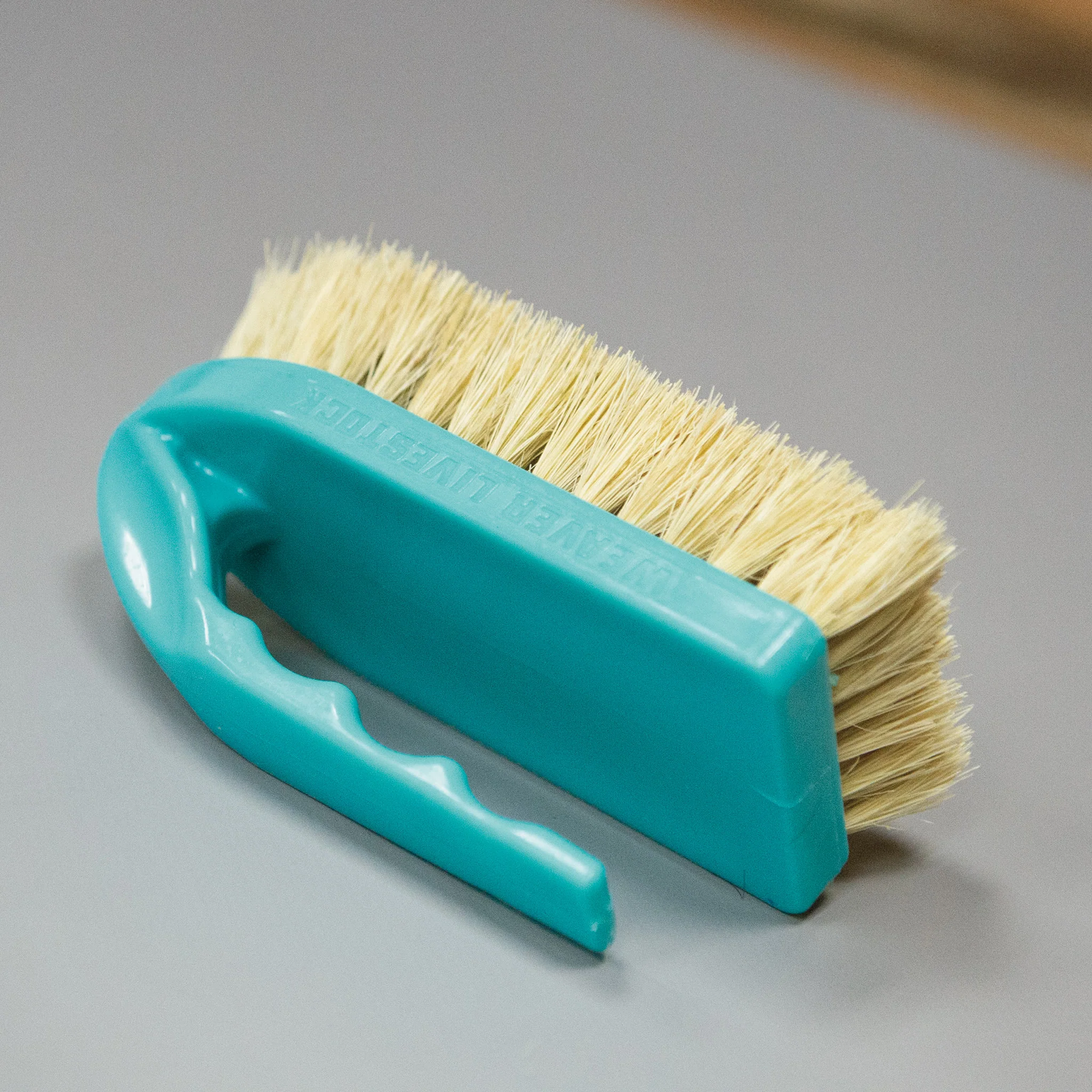 Plastic Tampico Pig Brush with Handle - Image 30